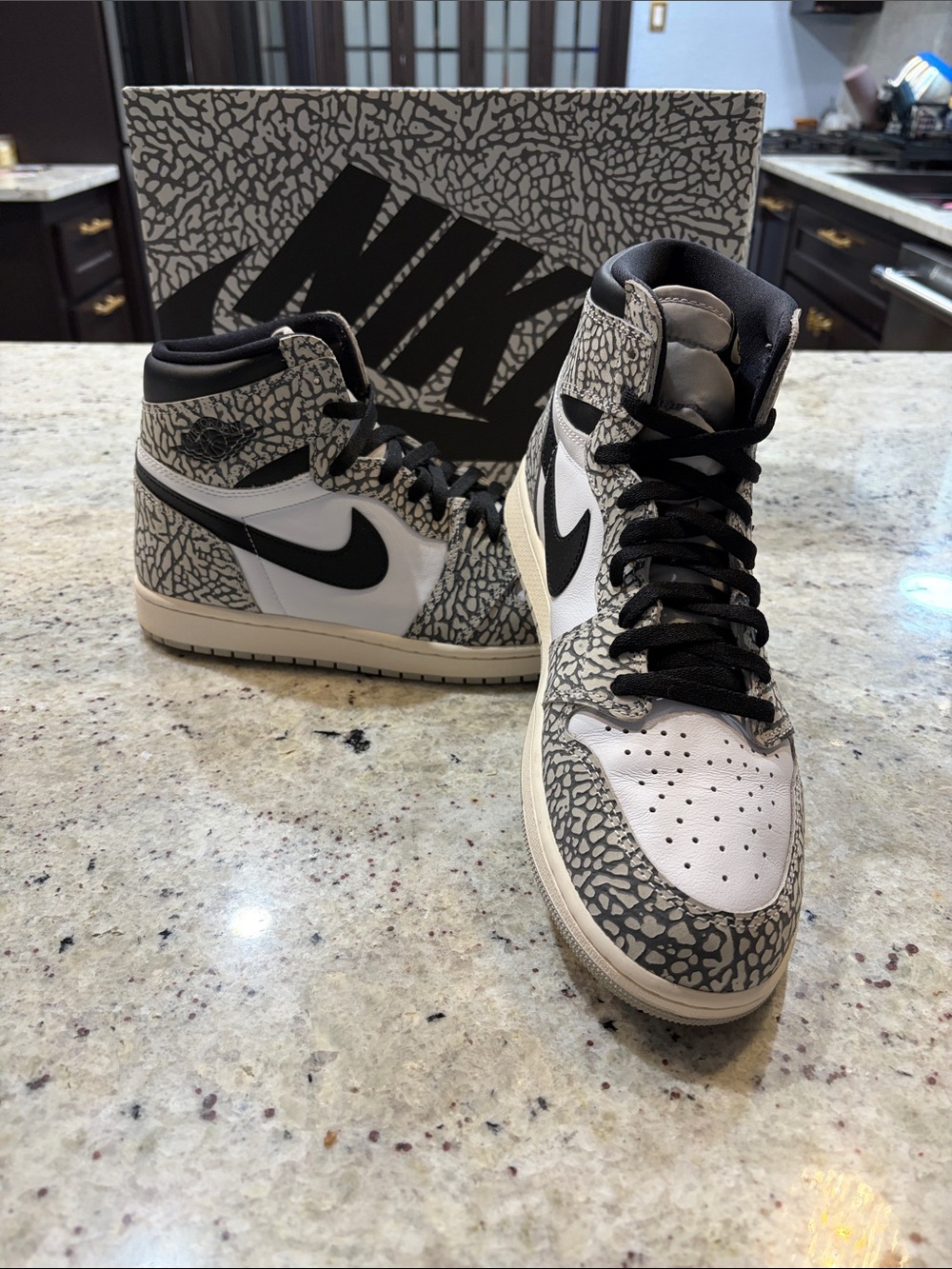 Nike Air Jordan 1 Retro High  Cement Gray